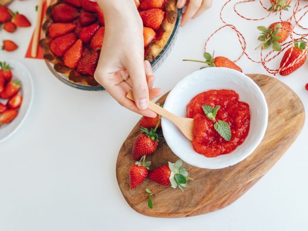 Como fazer geleia de morango caseira de forma simples e segura